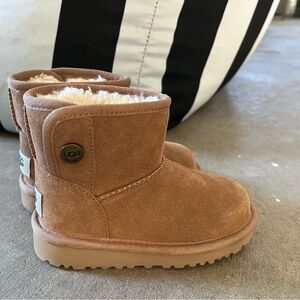New. UGG Jona Boot - size 9